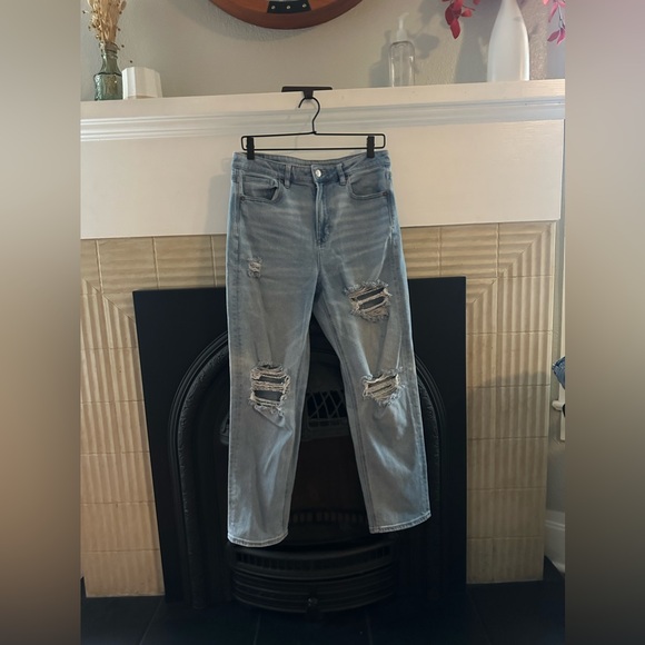 American Eagle relaxed mom jean straight in size 10 regular - Picture 2 of 6